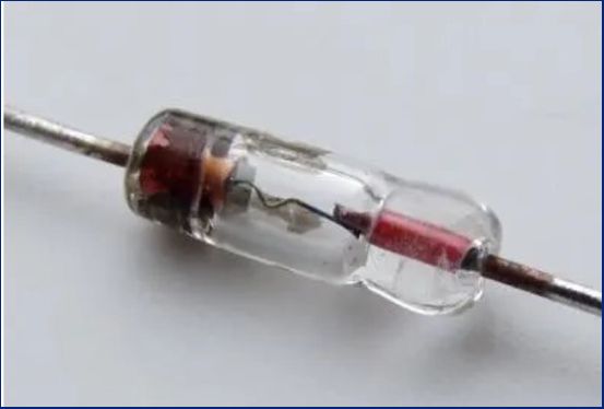 diode tinh the